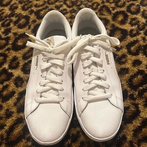 Puma white 9.5 sneakers
